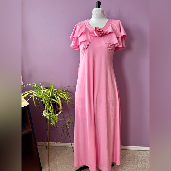 Vintage light pink stretchy maxi dress with butterfly sleeves and rose - Picture 2 of 6